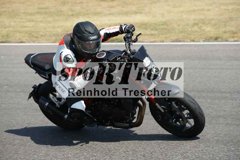 Archiv-2023/28 05.06.2023 Moto Club Anneau du Rhin/blanc-novice/38
